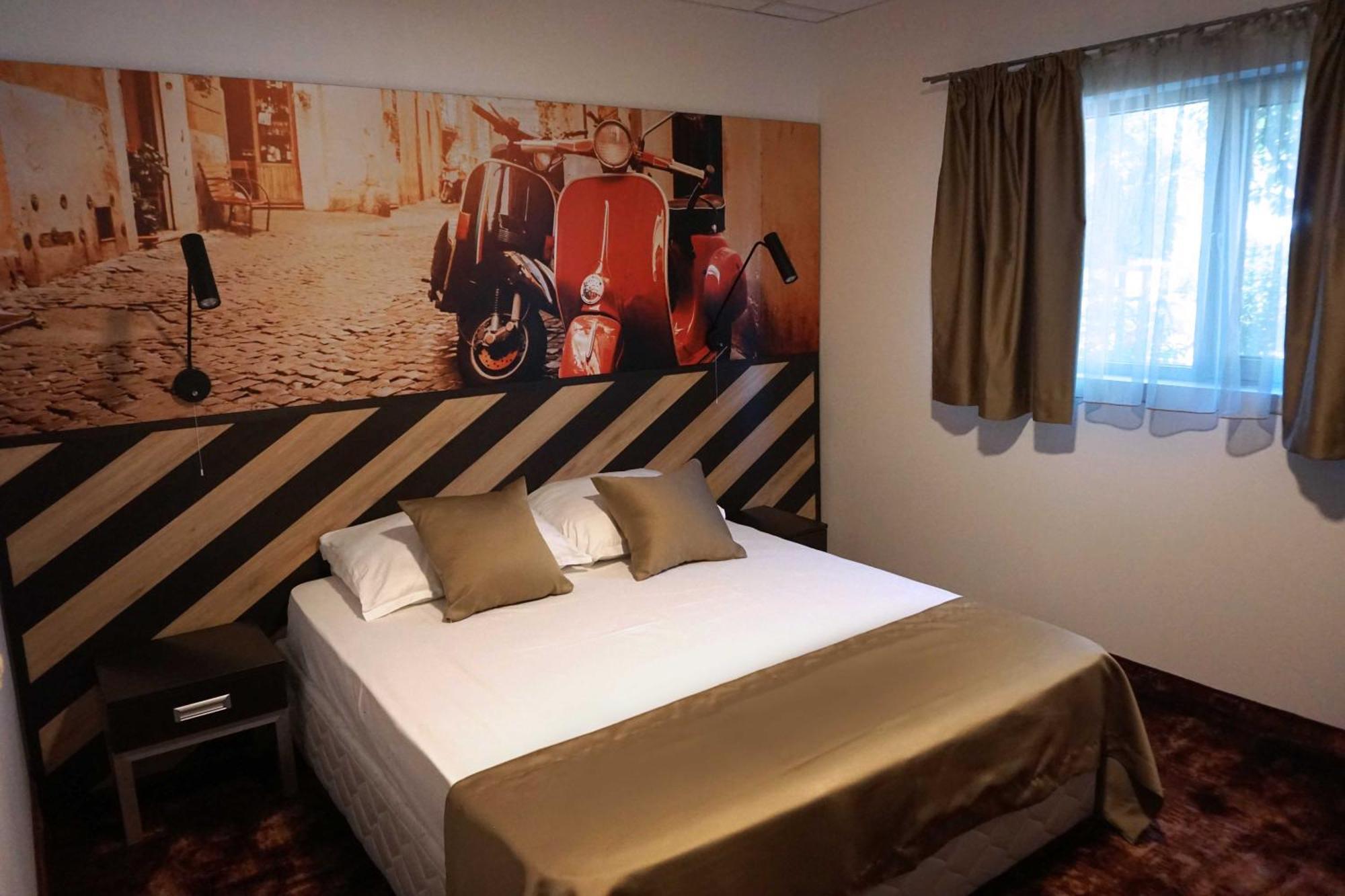 Hotel Ihtiman Εξωτερικό φωτογραφία