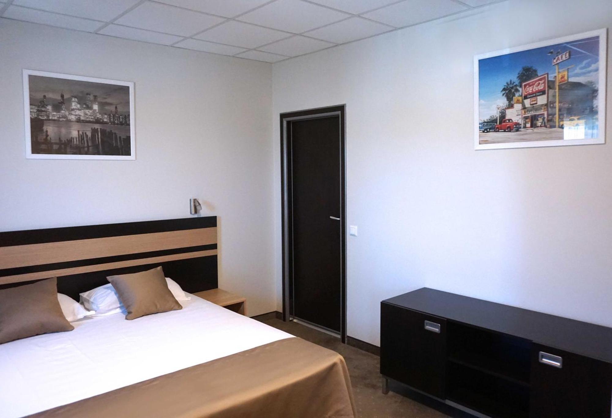 Hotel Ihtiman Εξωτερικό φωτογραφία
