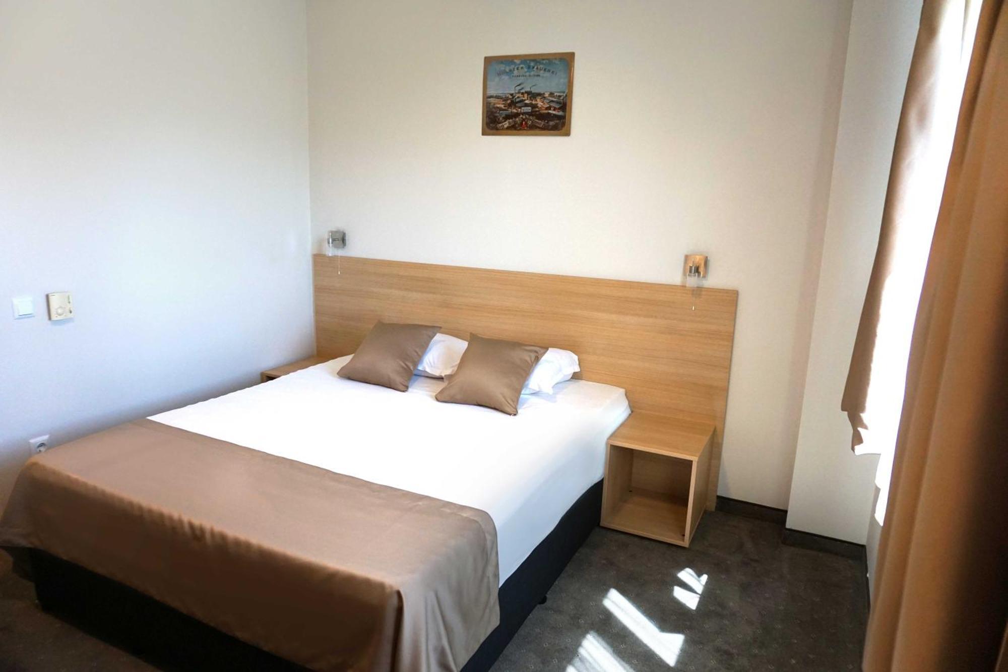 Hotel Ihtiman Εξωτερικό φωτογραφία