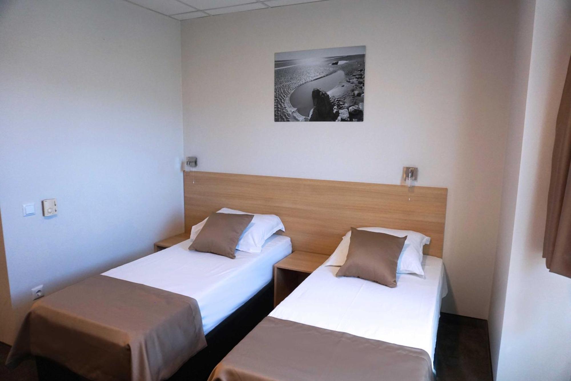 Hotel Ihtiman Εξωτερικό φωτογραφία
